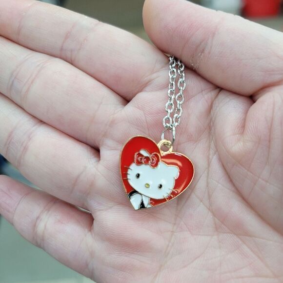 Brand New Hello Kitty Red Heart Silver Necklace - Picture 1 of 5